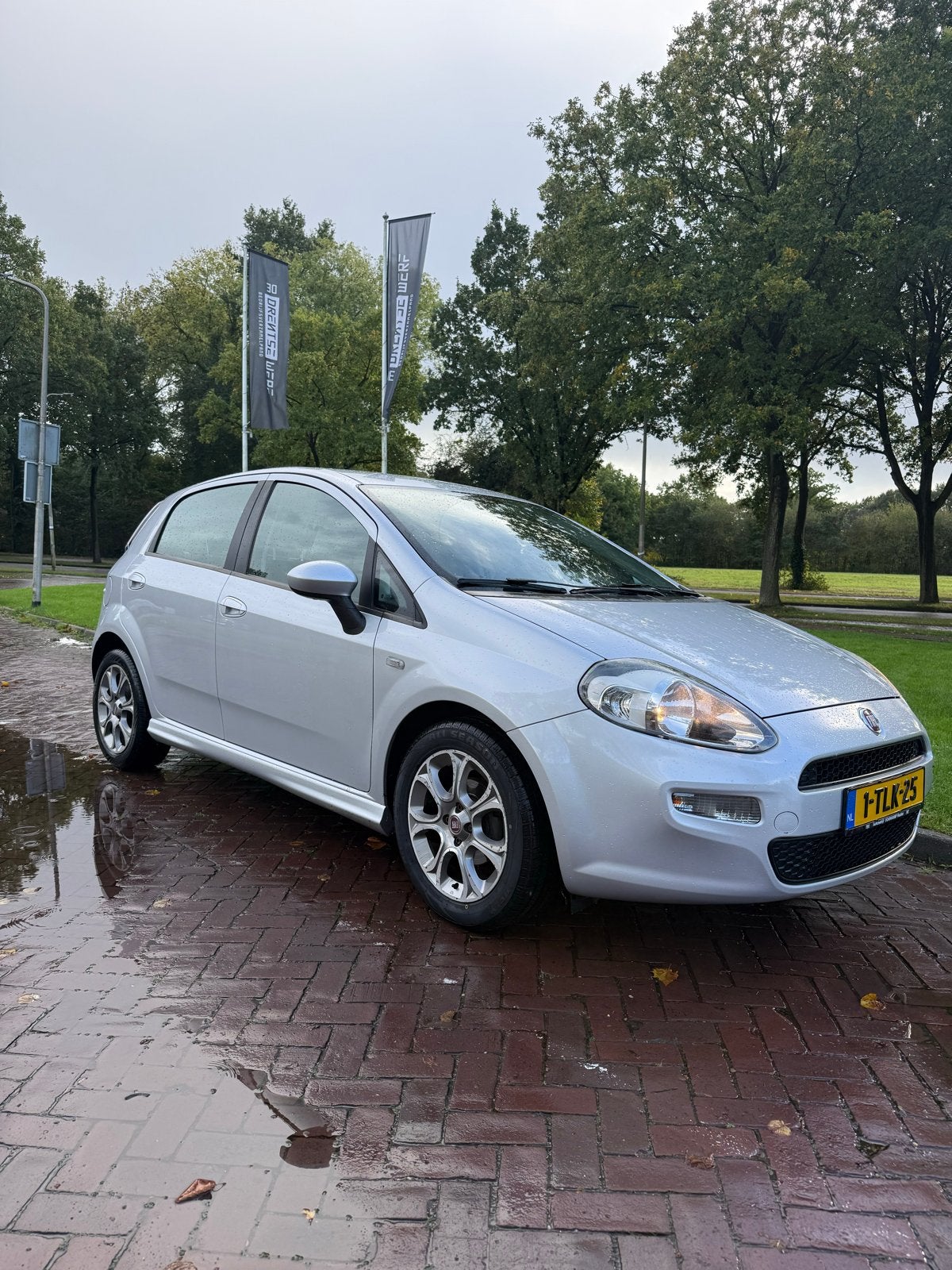 Fiat Punto 0.9 Twinair 105PK 5DR 2014 Grijs, Auto's, Voorwielaandrijving, 100 pk, 49 €/maand, Origineel Nederlands