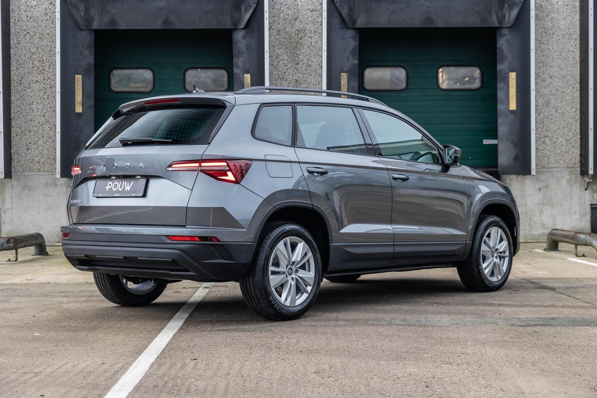 Skoda Karoq 1.0 TSI 115pk Business Edition | Travel Assist P, Auto's, Voorwielaandrijving, 12 maanden, Stof, Euro 6