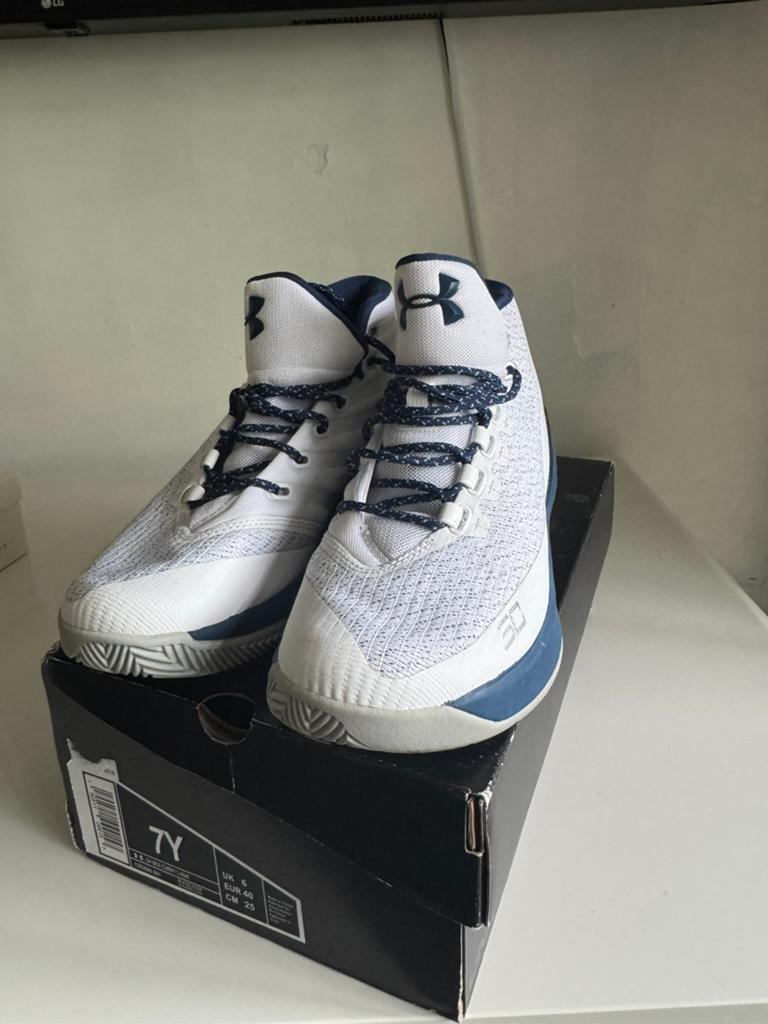 Under Armour BGS Curry 3 ASW - Maat 40 - Nieuw, Ophalen, Nieuw, Wit, Sneakers of Gympen