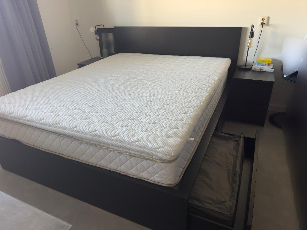 Bed, Ophalen, Zwart, Tweepersoons, Zo goed als nieuw