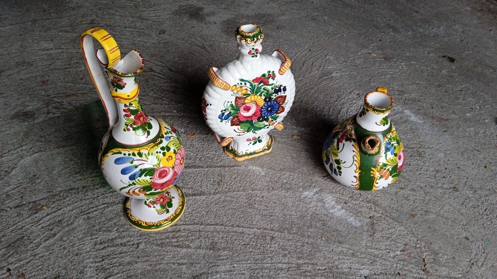 Set van 3 handgeschilderde Italiaanse keramische vazen, Verzenden