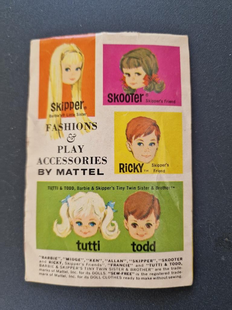 Vintage Barbie Mattel Boekje jaren 60/70, Ophalen of Verzenden, Zo goed als nieuw, Catalogus