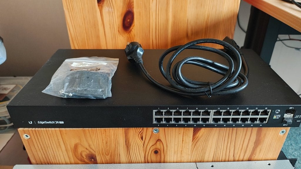Ubiquiti EdgeSwitch 24 Lite, Computers en Software, Ophalen, Gebruikt