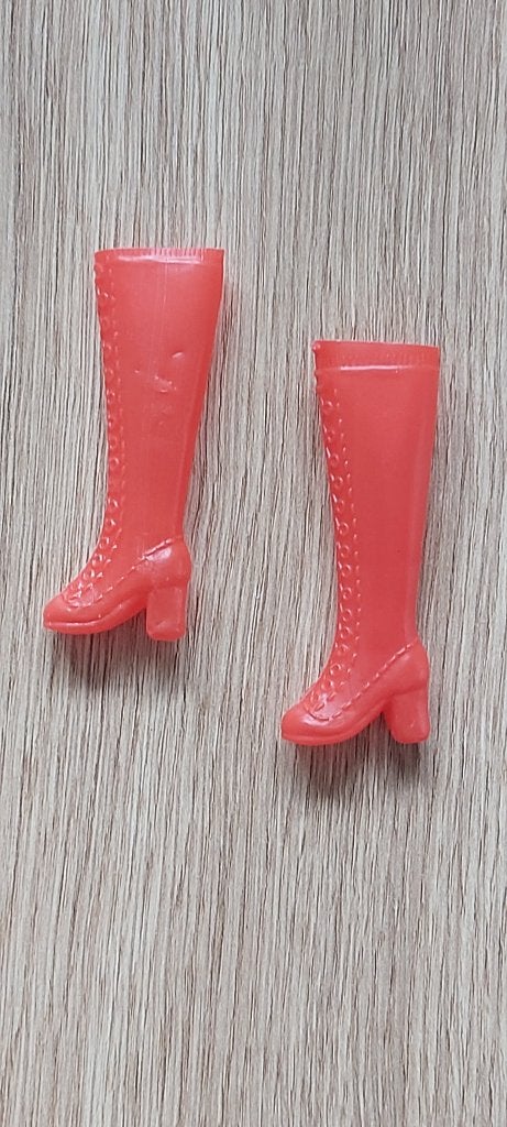 Barbie Laarzen Rood Vetersluiting(jaren 70)., Ophalen of Verzenden, Gebruikt, Kleertjes