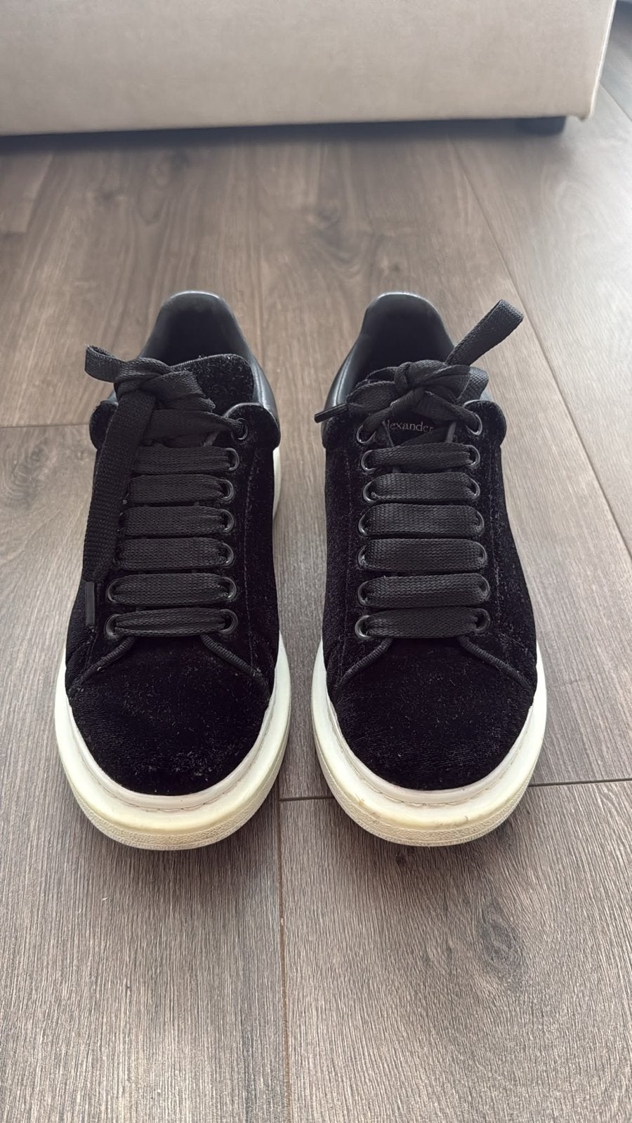 Alexander McQueen suède sneakers, Verzenden, Zwart, Sneakers of Gympen, Zo goed als nieuw