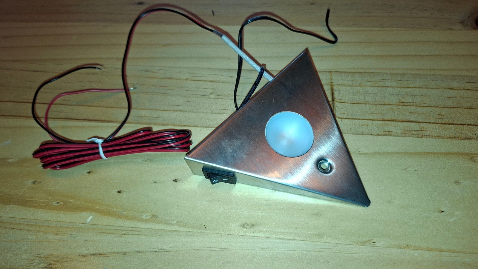 Driehoekige LED-lamp met schakelaar, Overige merken, Gebruikt, Overige fittingen, Ophalen of Verzenden
