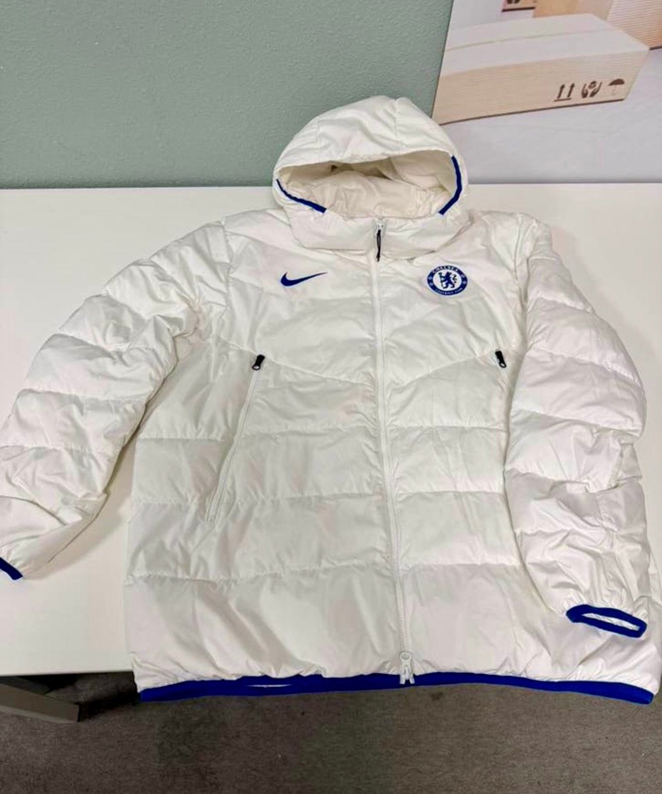 Nike Chelsea Player Issue Puffer Jas XXL Wit zeldzaam Jacket, Buitenlandse clubs, Ophalen of Verzenden, Zo goed als nieuw, H