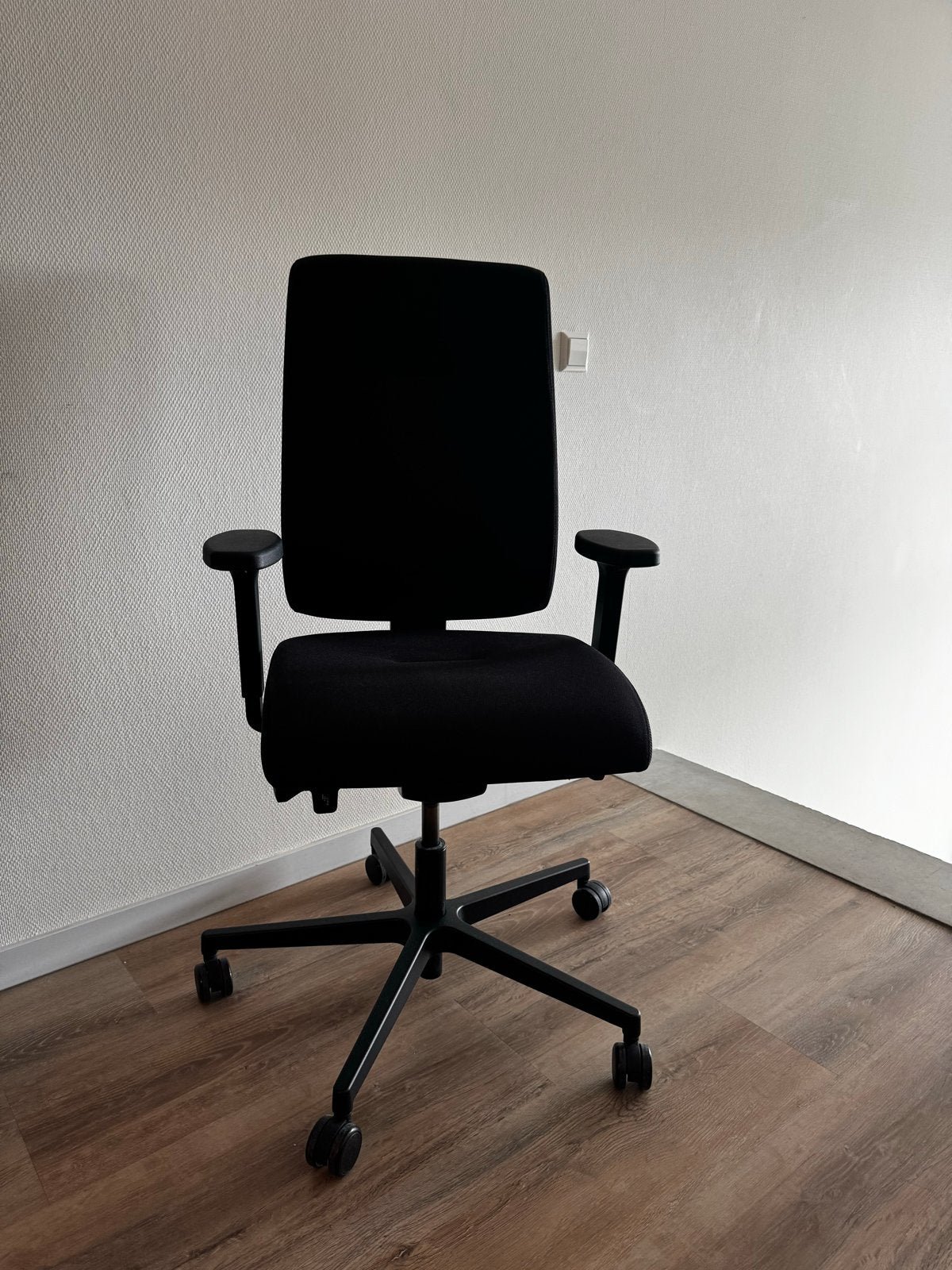 Nowy Styl X-Line bureaustoel, Ophalen, Zwart, Zo goed als nieuw, Bureaustoel