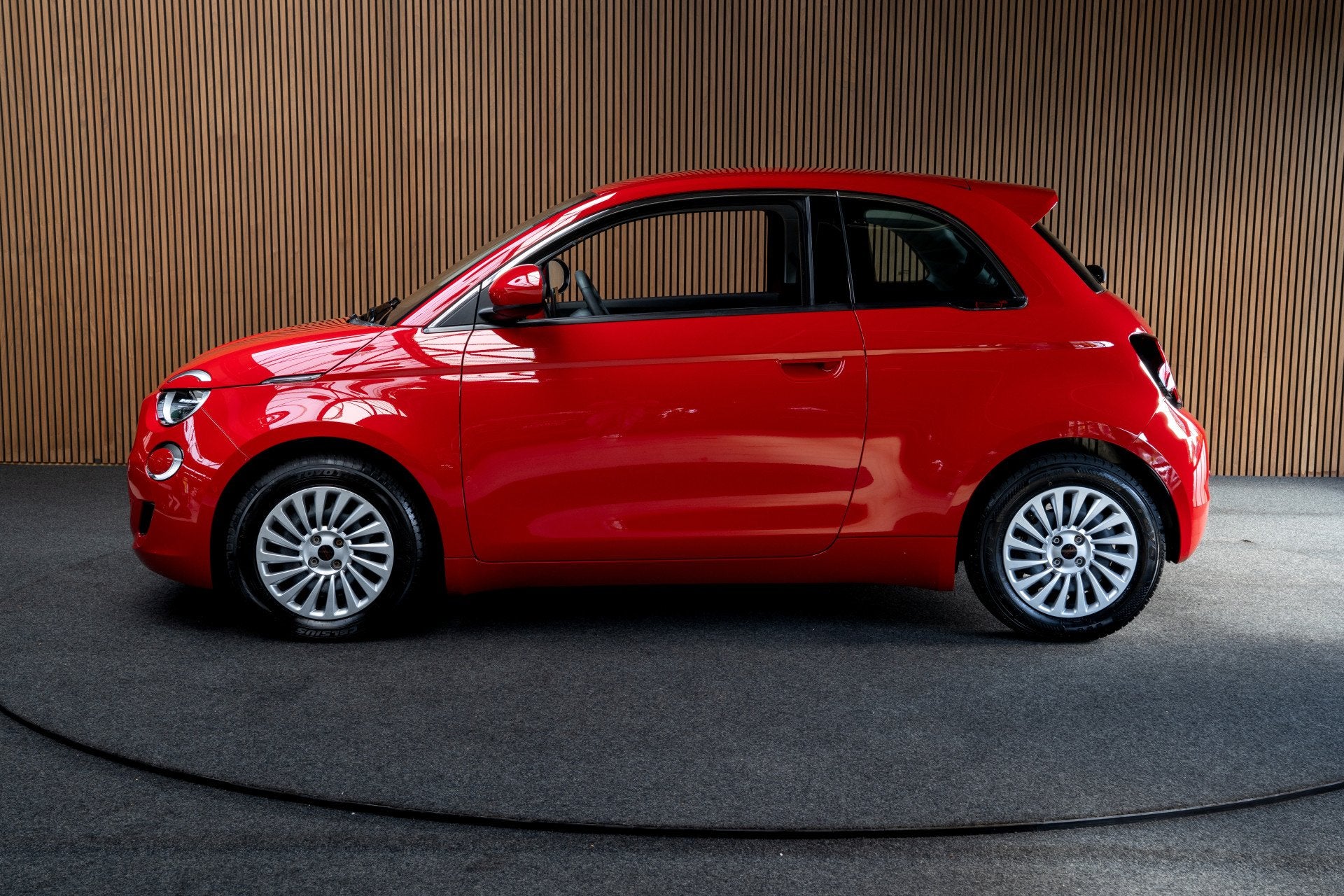Fiat 500 24 kWh Navi Airco Stoelverwarming Cruise C. 3-Fase, Auto's, Fiat, Dealer onderhouden, Gebruikt, Zwart, 4 stoelen