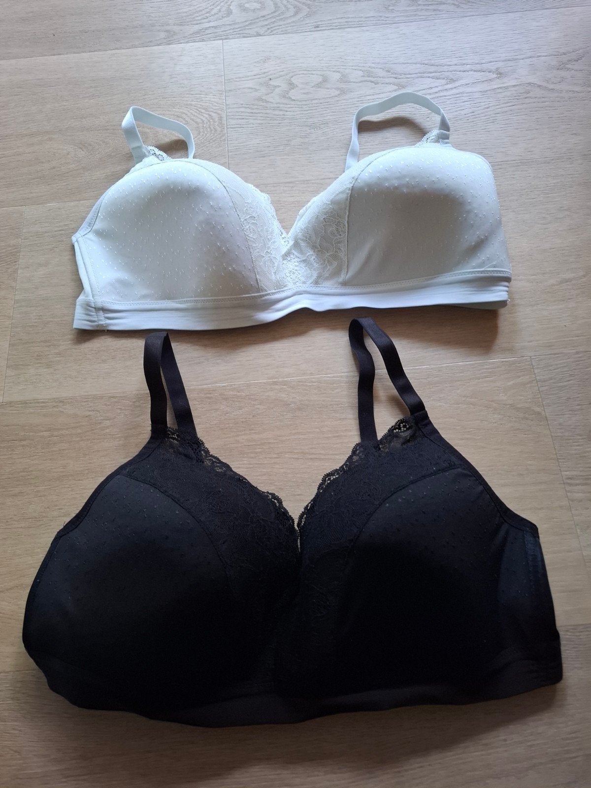 Hunkemöller BH's - Zwart en Wit - Maat 95C, Hunkemöller, Ophalen, Zwart, BH