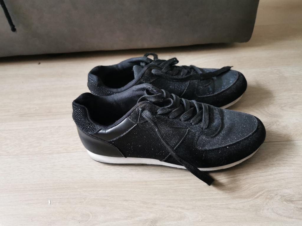 57 ... Zgan sneakers maat 40, Zwart, Nieuw, Ophalen of Verzenden, Sneakers of Gympen