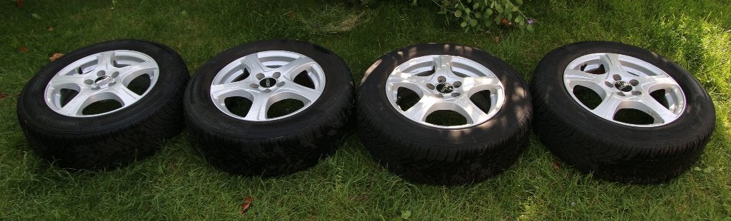 Lichtmetaal velgen 5x100 met 195/65 R15 winterbanden, Gebruikt, 15 inch, Banden en Velgen, Personenwagen