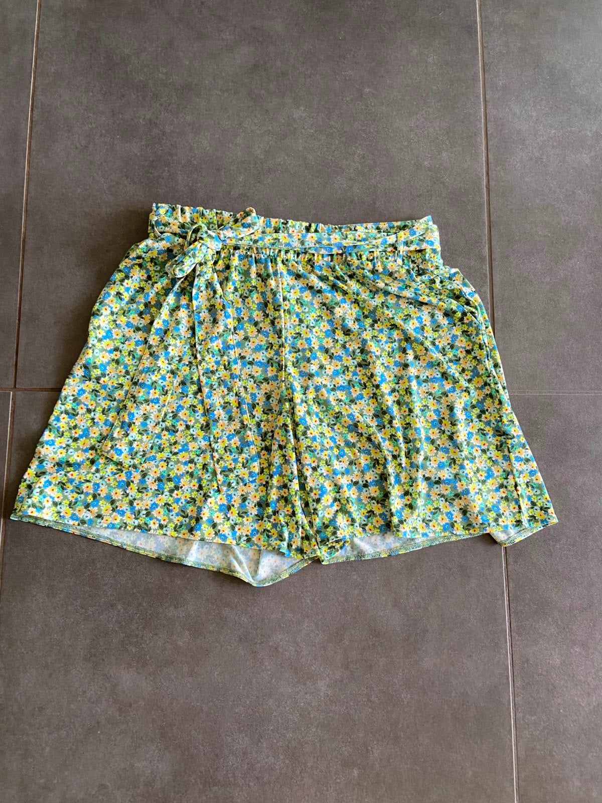 Mooie zomer short van de HEMA maat M, Maat 38/40 (M), Kort, Zo goed als nieuw, Meerkleurig