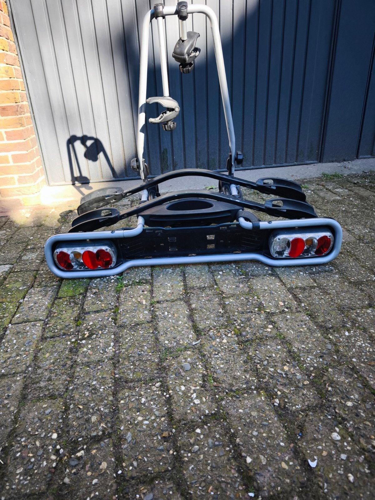 Thule EuroClick kantelbare fietsendrager met sleutel, Ophalen