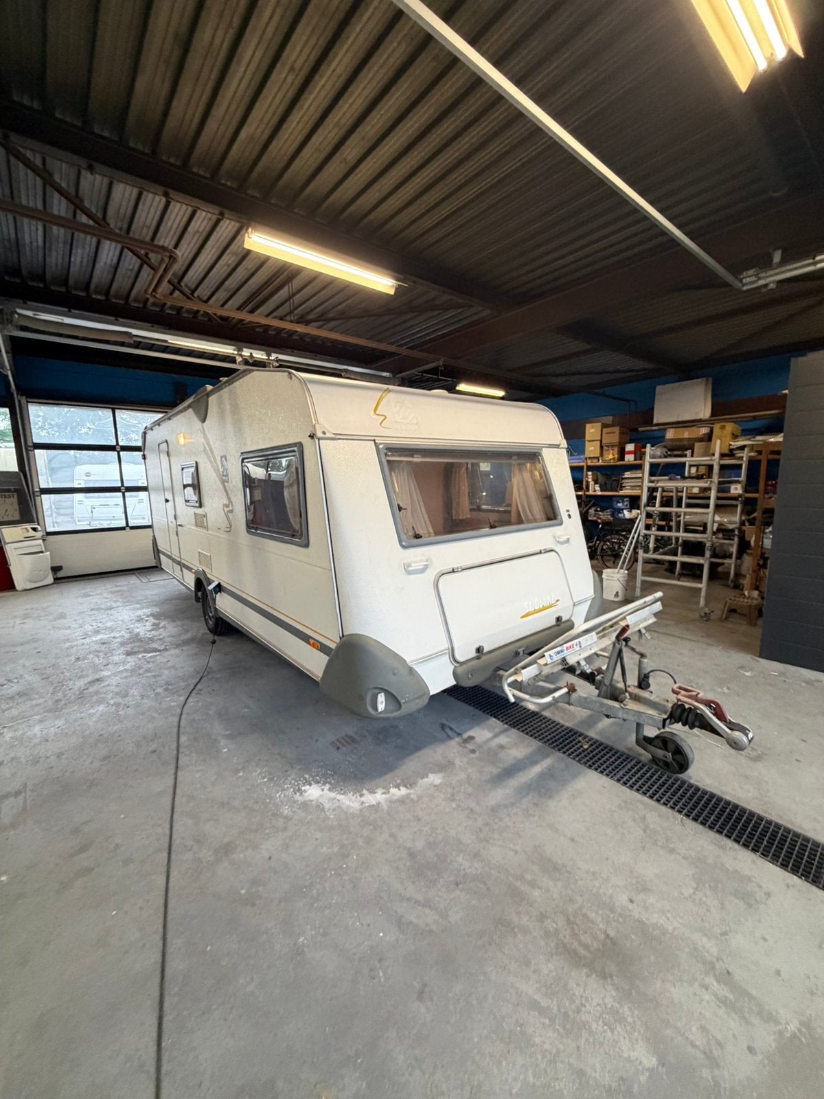 Knaus 550 TKM stapelbed/grootbed /dwarszit, Vast bed, Bedrijf, Treinzit, 5 tot 6 meter