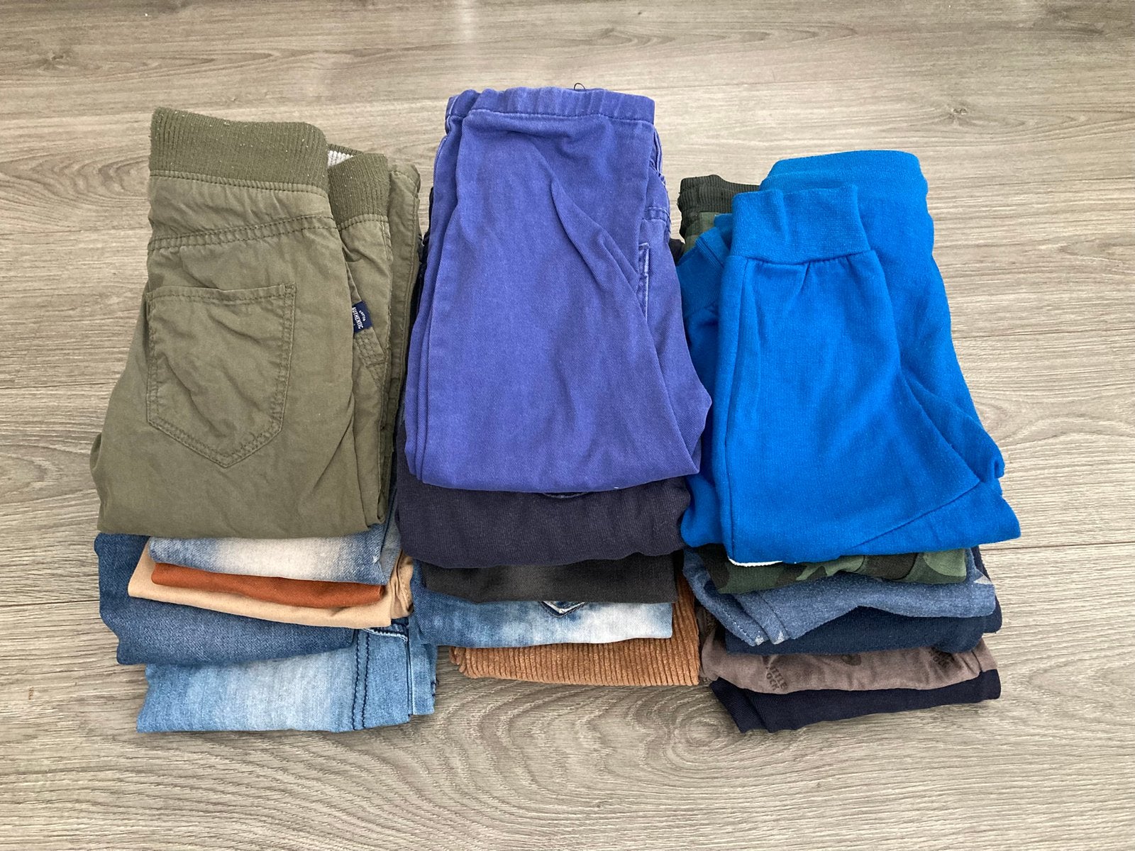 17 lange broeken jongen maat 92, pakket kleding, Kinderen en Baby's, Kinderkleding | Kinder-kledingpakketten, Ophalen of Verzenden
