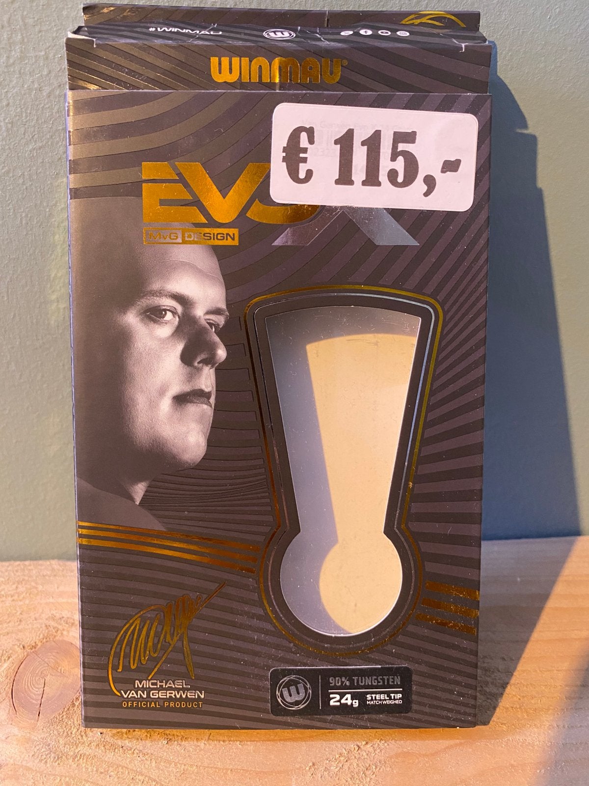 Michael van Gerwen evo x 24 gram winmau darts, Sport en Fitness, Darts, Ophalen of Verzenden, Zo goed als nieuw, Pijlen