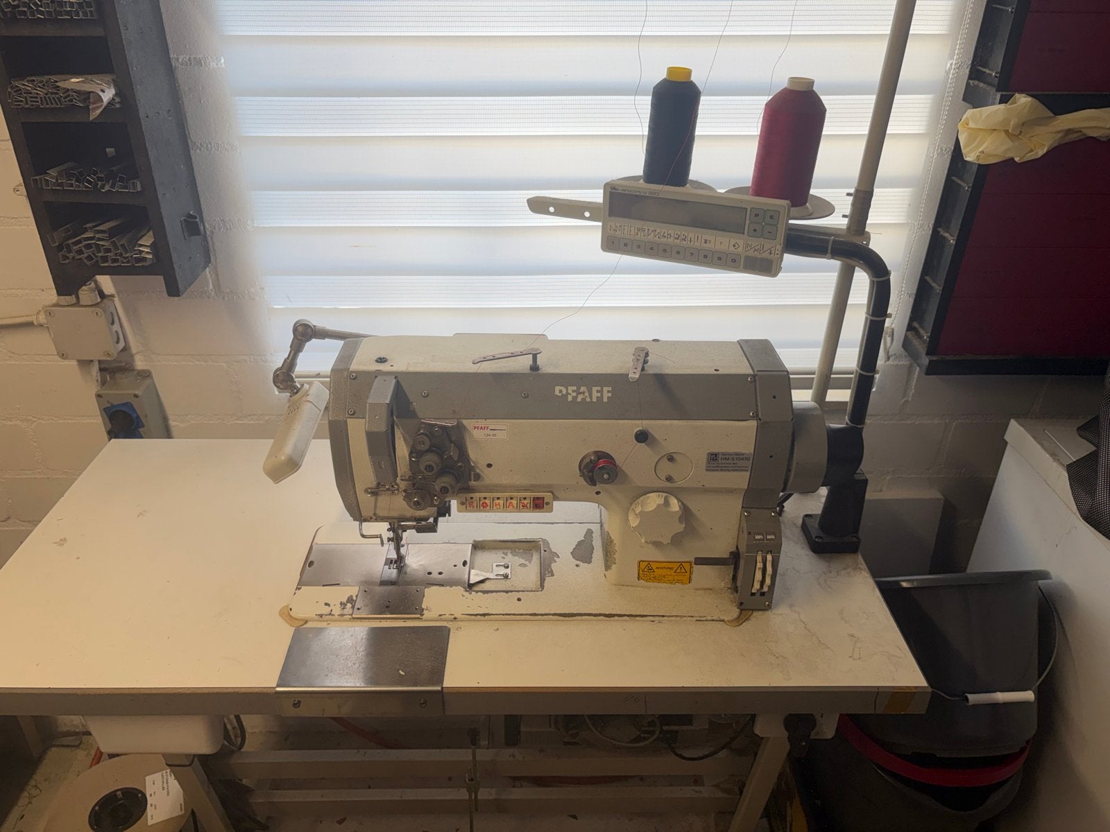 Industriële Naaimachine Pfaff met Elka VarioControl 820, Ophalen, Naaimachine, Industrieel, Gebruikt