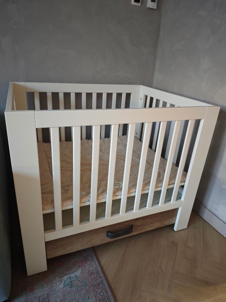 Box Kidsmill | Wit met lade, Ophalen, Zo goed als nieuw, Vierkant, Boxkleed