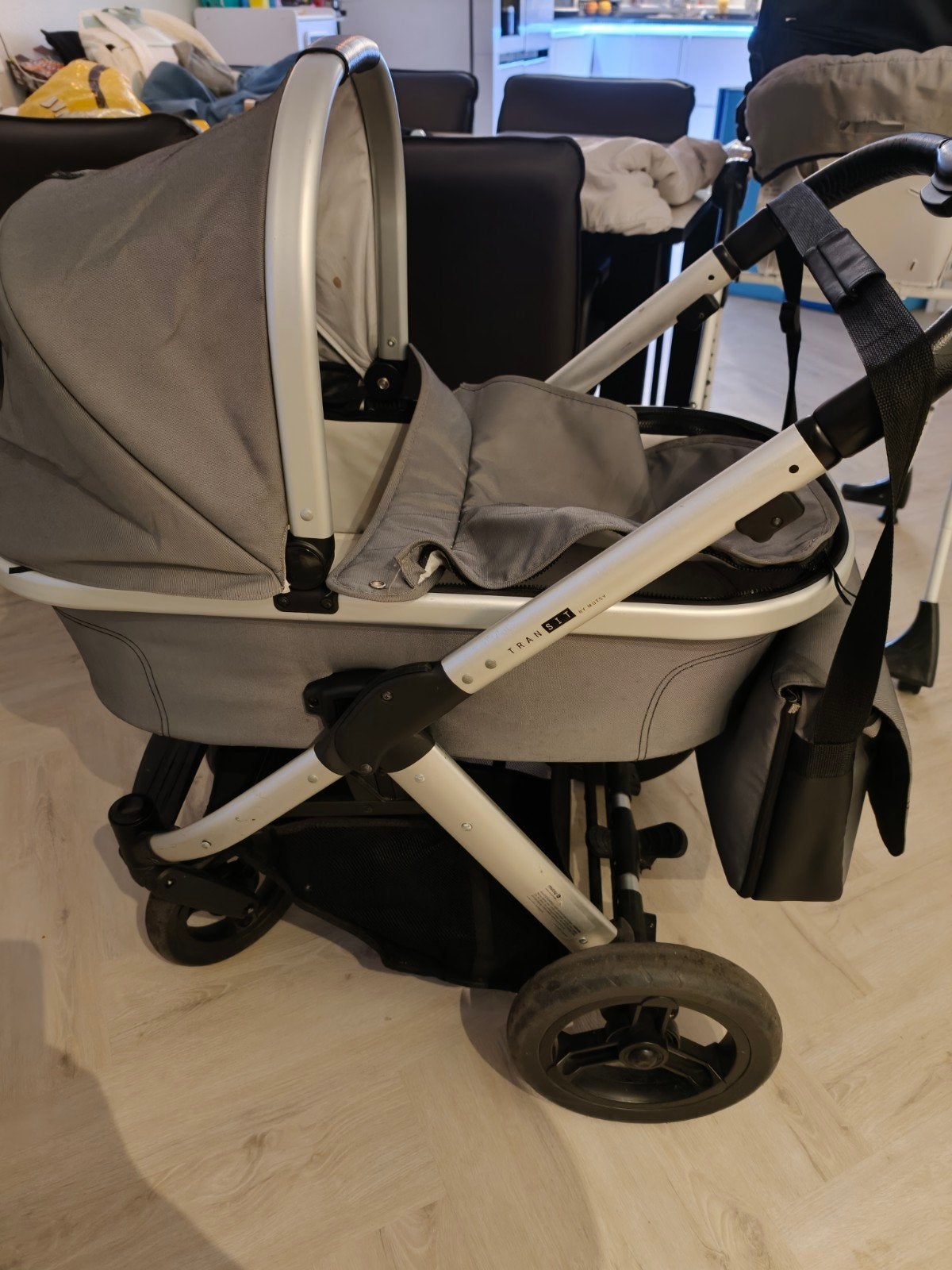 Mutsy Transit 3-in-1 Combi Kinderwagen met Accessoires, Kinderen en Baby's, Kinderwagens en Combinaties, Ophalen, Gebruikt, Verstelbare duwstang