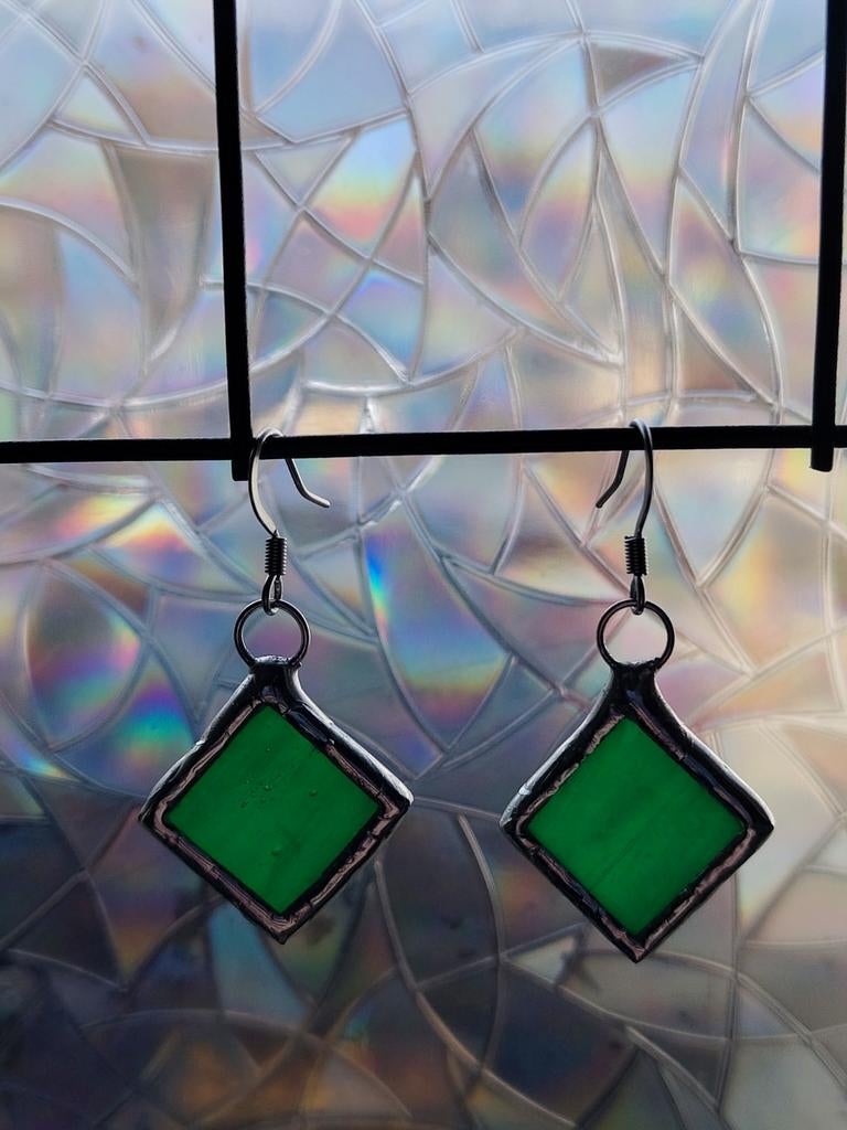 Handgemaakte vierkante glas-in-lood oorbellen, Overige materialen, Hangers, Nieuw, Ophalen of Verzenden