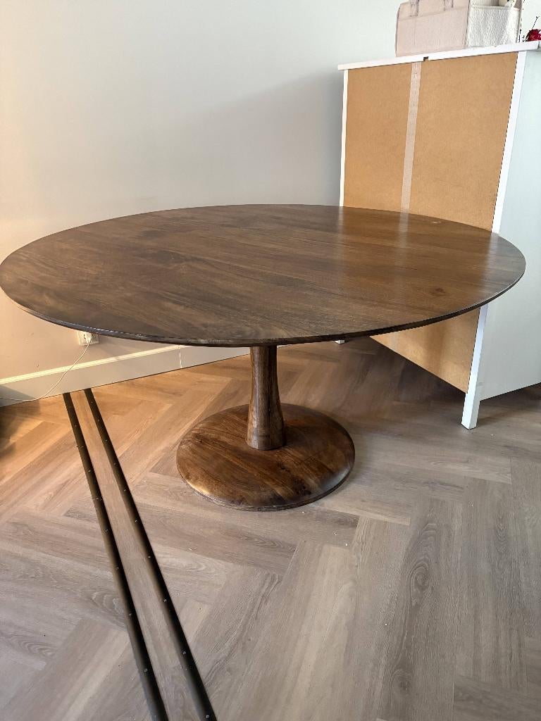 Ronde eettafel van 150cm in walnoot bruin Light & Living, Huis en Inrichting, Ophalen, Rond, Zo goed als nieuw, Vijf personen of meer
