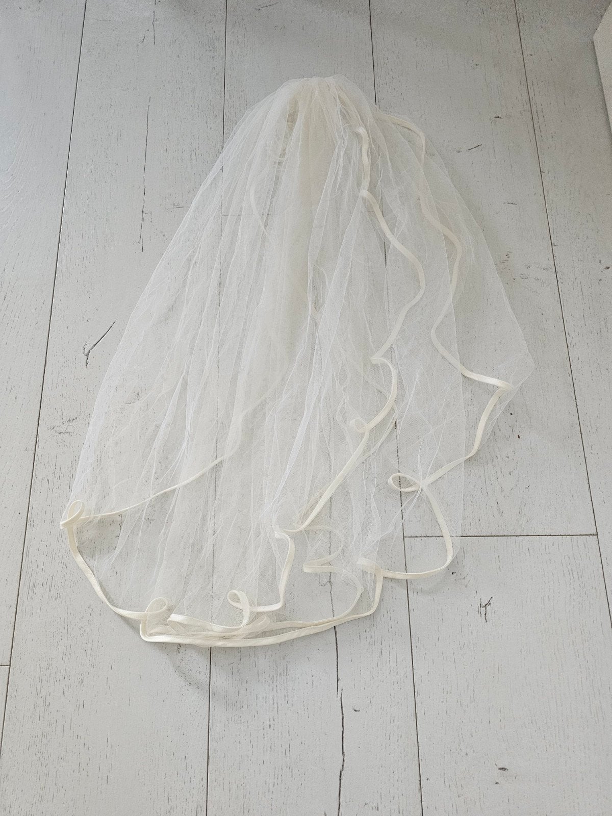 Prachtige crème bruidssluier uit bruidswinkel, Kleding | Dames, Trouwkleding en Trouwaccessoires, Ophalen of Verzenden, Zo goed als nieuw