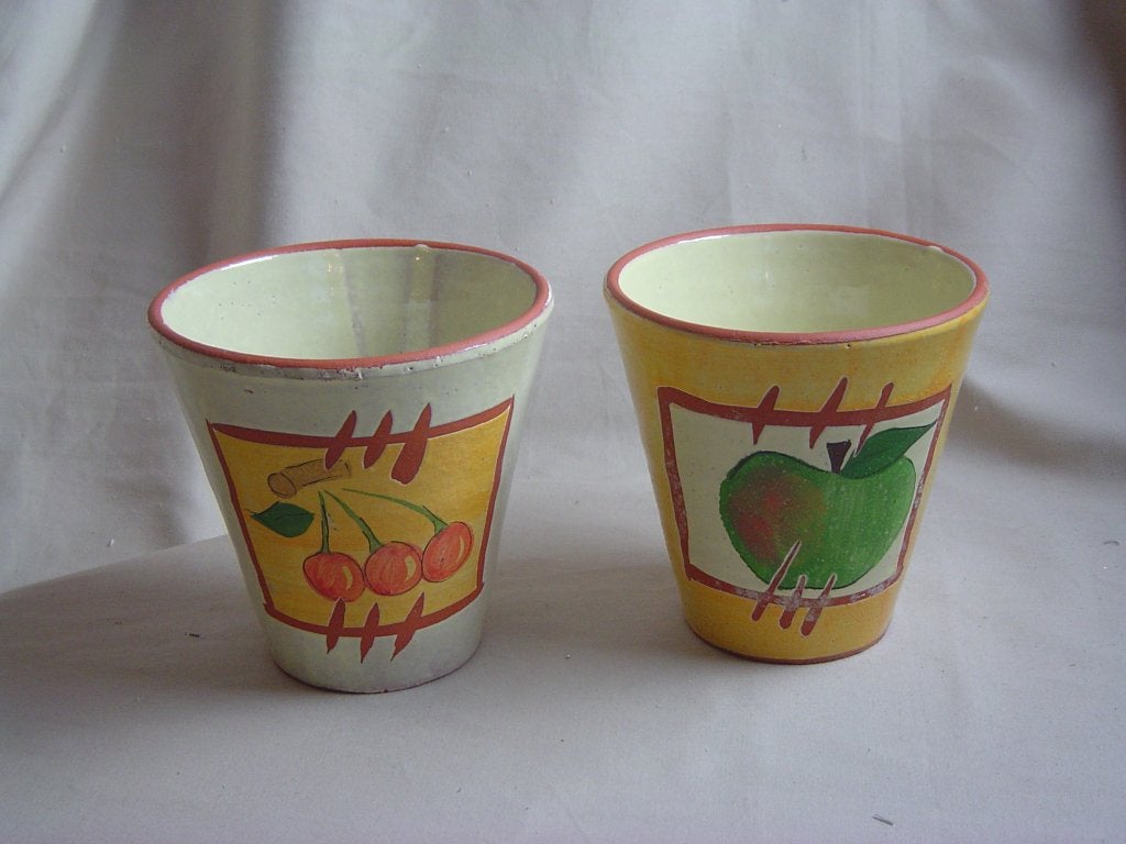2 terracotta bloempotten met appel en kers decoratie, Rond, Binnen, Ophalen of Verzenden, Zo goed als nieuw