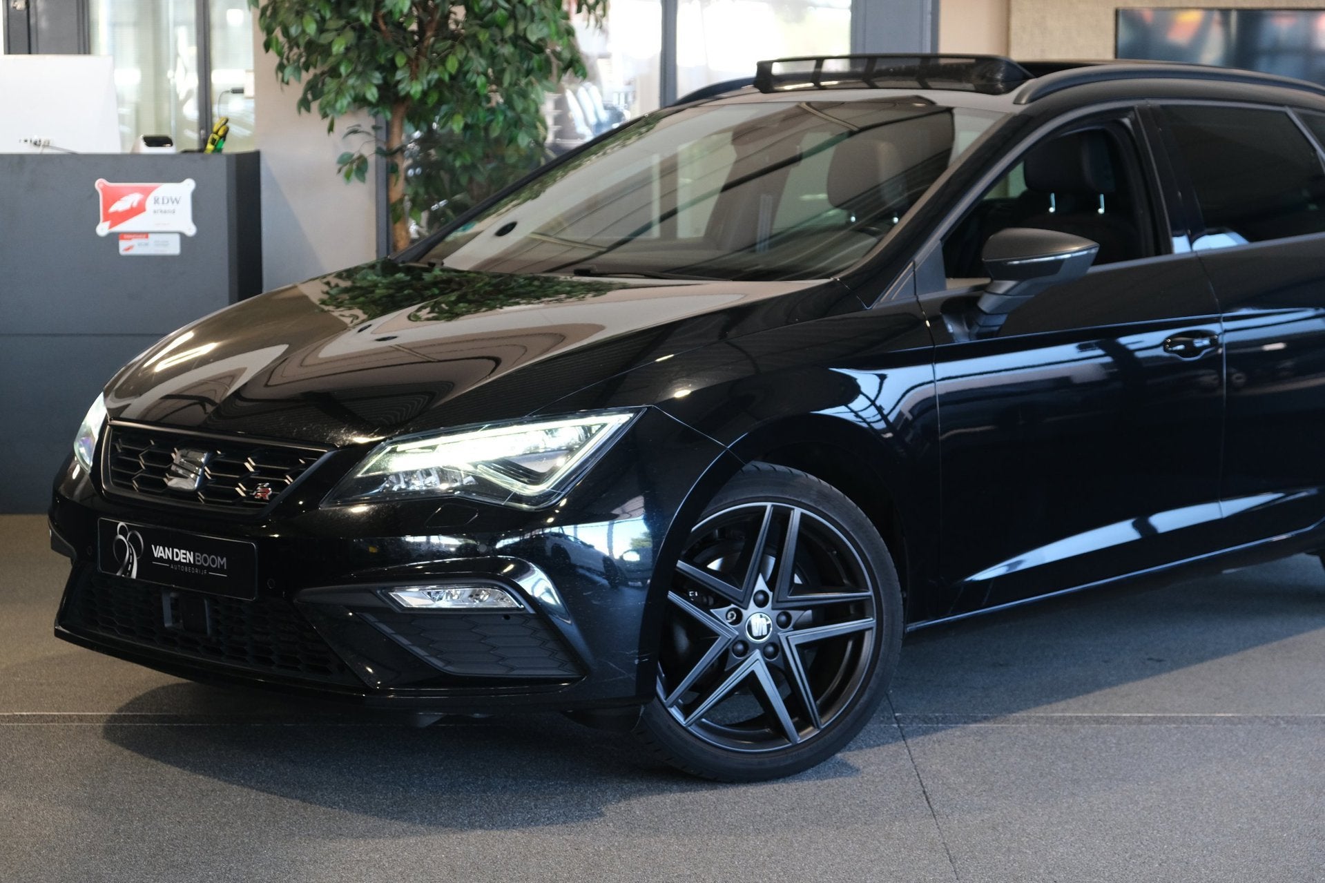 Seat Leon ST 1.5 TSI FR 150PK DSG Black Matt Edition Pano Le, Zwart, 4 cilinders, Leon, Zwart
