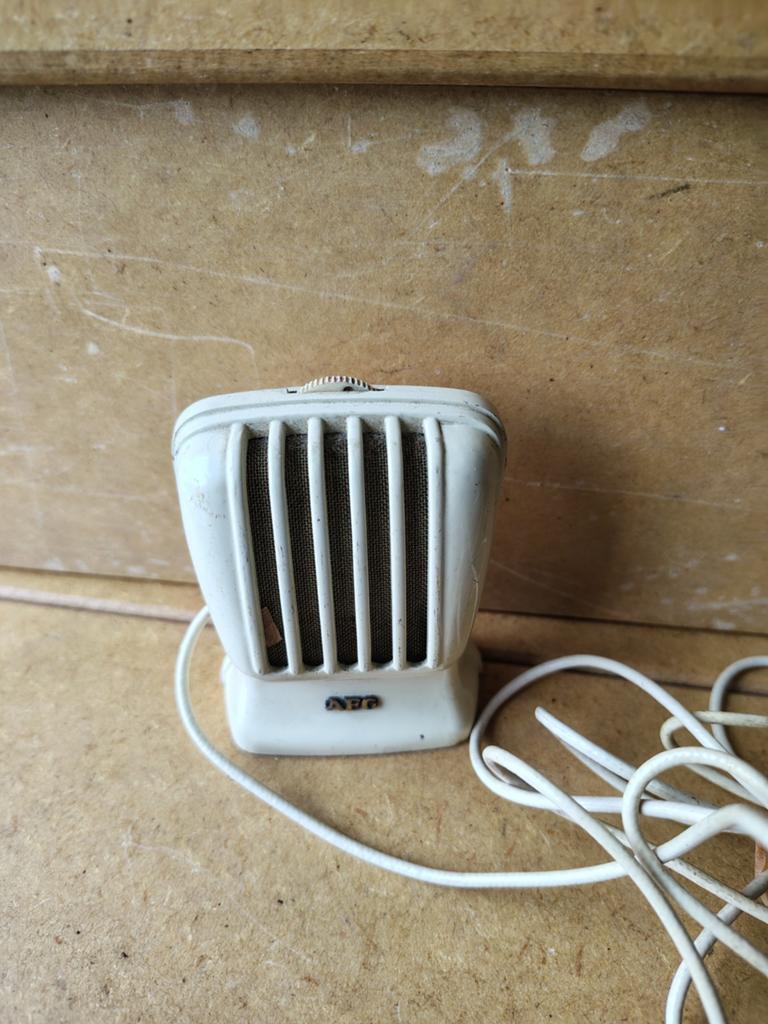 Vintage, antieke AEG MGT K10 Kristal microfoon jaren 50, Antiek en Kunst, Antiek | Tv's en Audio, Ophalen of Verzenden