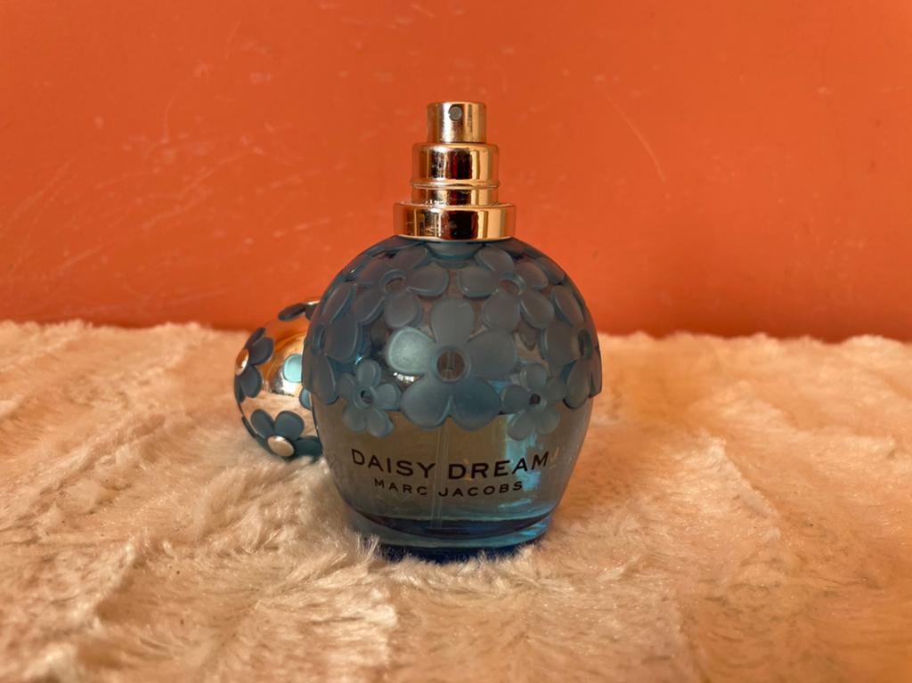 Marc Jacobs - Daisy dream forever eau de parfum 30/50ml, Sieraden, Tassen en Uiterlijk, Uiterlijk | Parfum, Verzenden, Zo goed als nieuw