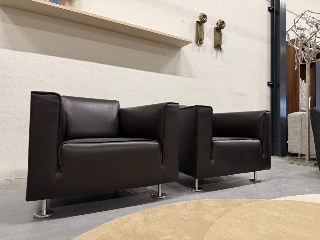 2 Nieuwstaat Design on Stock Blizz fauteuil bruin leer Stoel, Gompenstraat 15, Design on Stock, Ophalen of Verzenden, Zo goed als nieuw