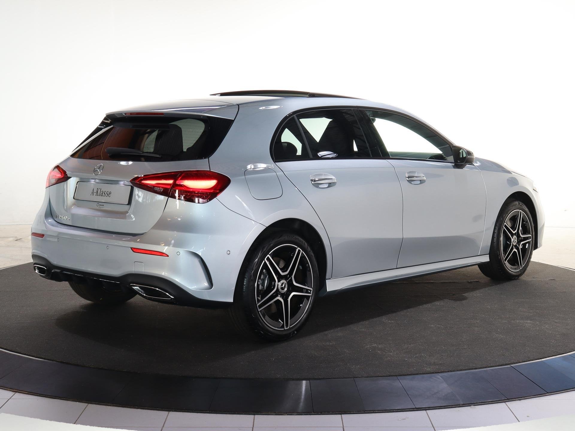 Mercedes-Benz A-klasse 250e Star Edition AMG Line | Multibea, 4 cilinders, Bedrijf, Hybride Elektrisch/Benzine, 1600 kg