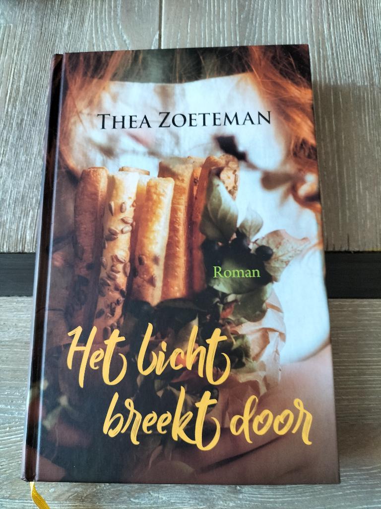 Thea Zoeteman - Het licht breekt door, Boeken, Thea Zoeteman, Ophalen of Verzenden, Zo goed als nieuw, Nederland