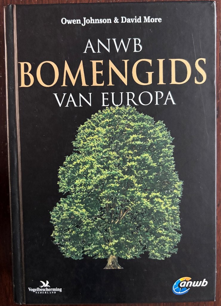 ANWB Bomengids van Europa.  Owen Johnson & David More., Boeken, Ophalen of Verzenden, Zo goed als nieuw, Bloemen, Planten en Bomen