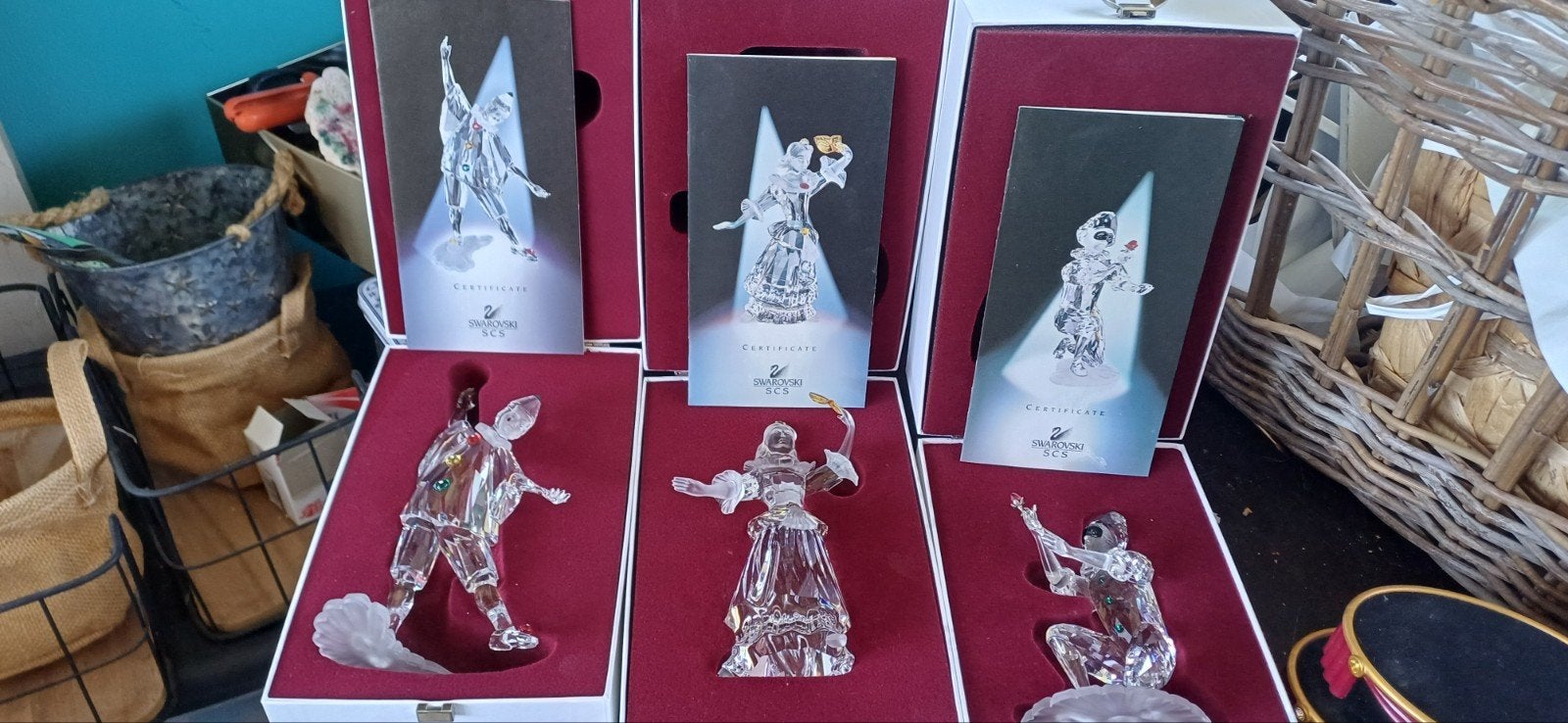 Swarovski SCS Masquerade Trilogie (1999-2001) + Podia, Ophalen of Verzenden, Zo goed als nieuw, Figuurtje