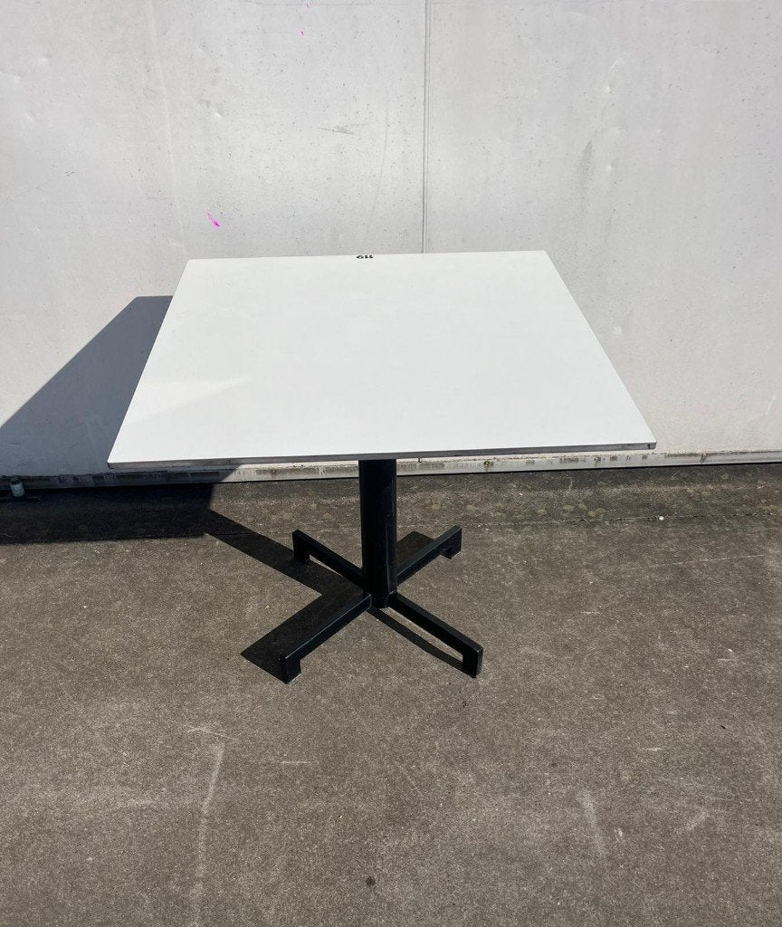11 stuks Luxe trespa 80x80 cm horeca terras tafels volkern, Ophalen, Zo goed als nieuw