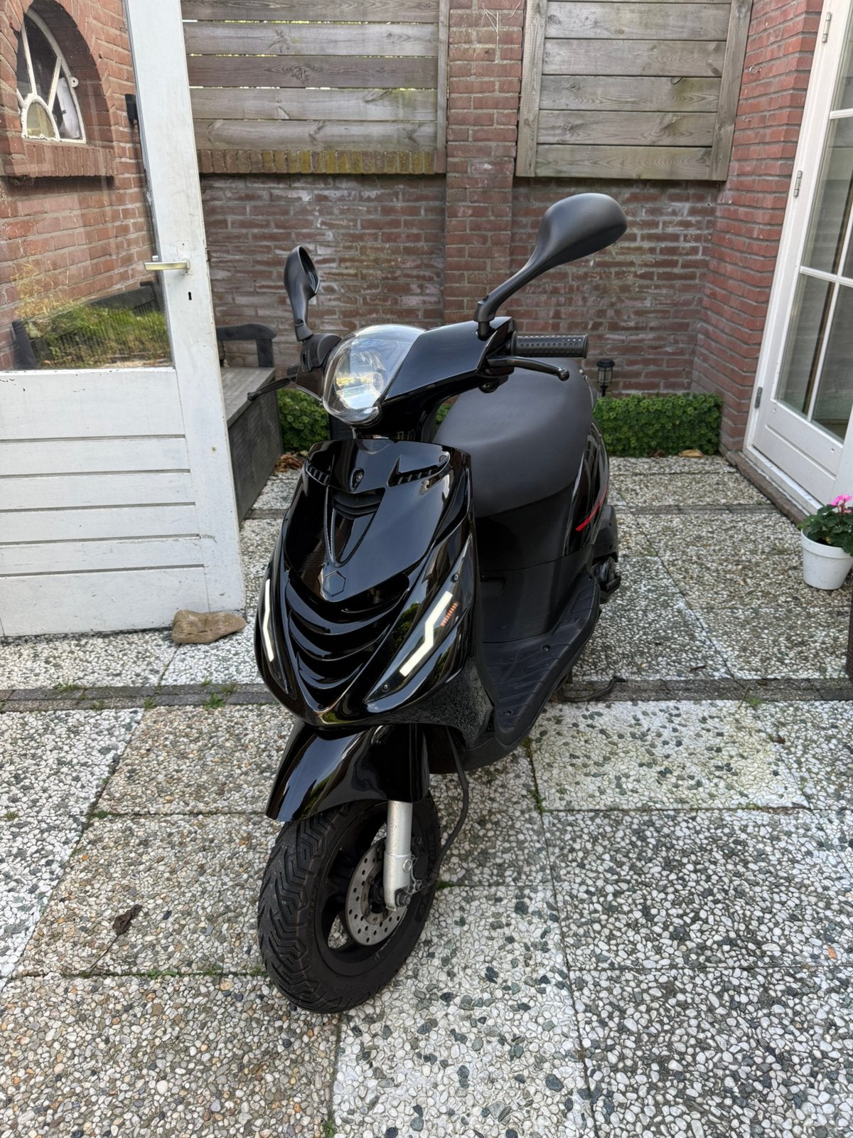 Piaggio Zip 50cc 4T | 2017 | 9.000 km | Geel kenteken, Ophalen, Zo goed als nieuw, Benzine, Zip