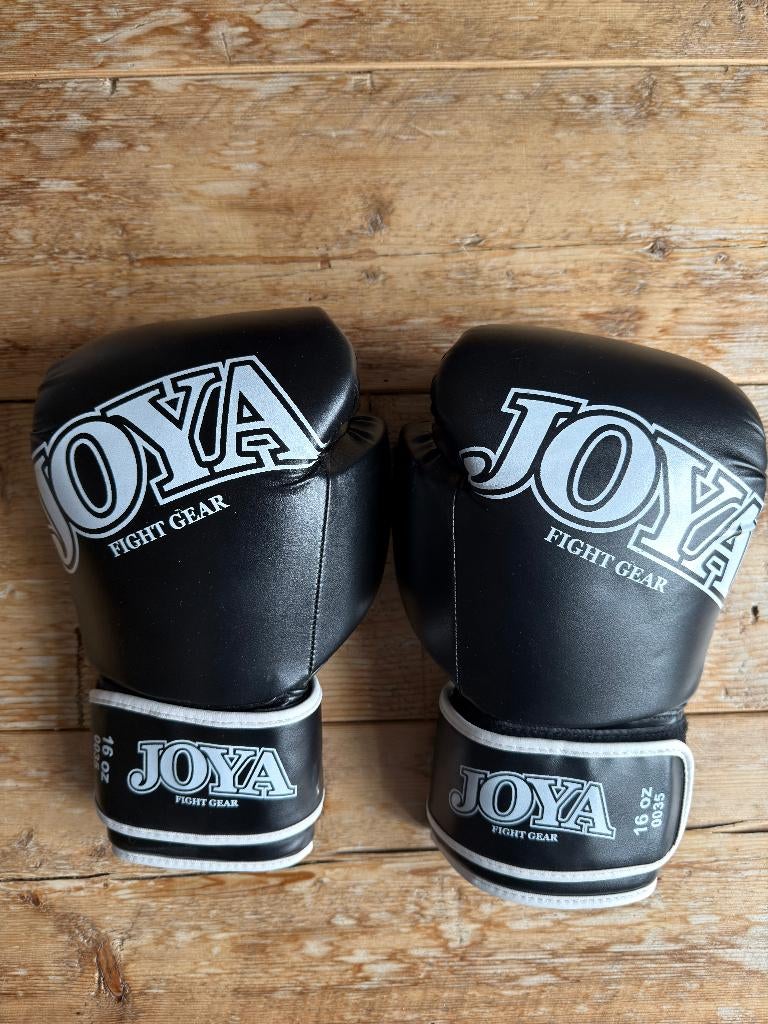 Kickboks Set – Handschoenen, Scheenbeschermers, Bandages, Gebruikt, Overige, Vechtsportbescherming, Maat M