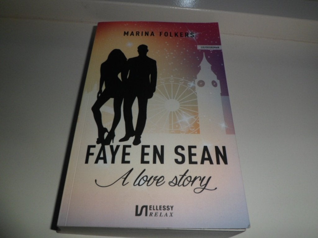 Faye en Sean , een liefdesroman - Marina Folkers, Ophalen of Verzenden, Zo goed als nieuw