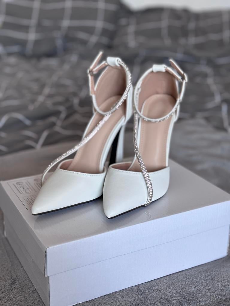 Witte SHEIN hakken, Kleding | Dames, Schoenen, Ophalen of Verzenden, Nieuw, Wit, Pumps