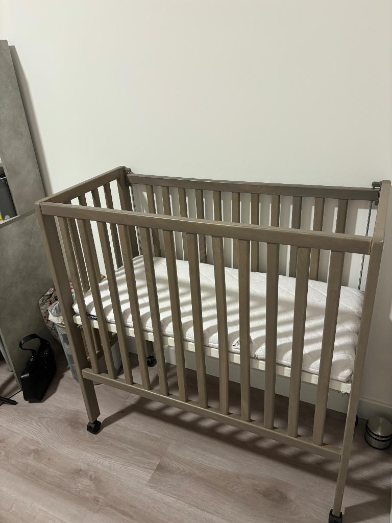 co-sleeper aanschuifwieg, Ophalen, Zo goed als nieuw, Wieg