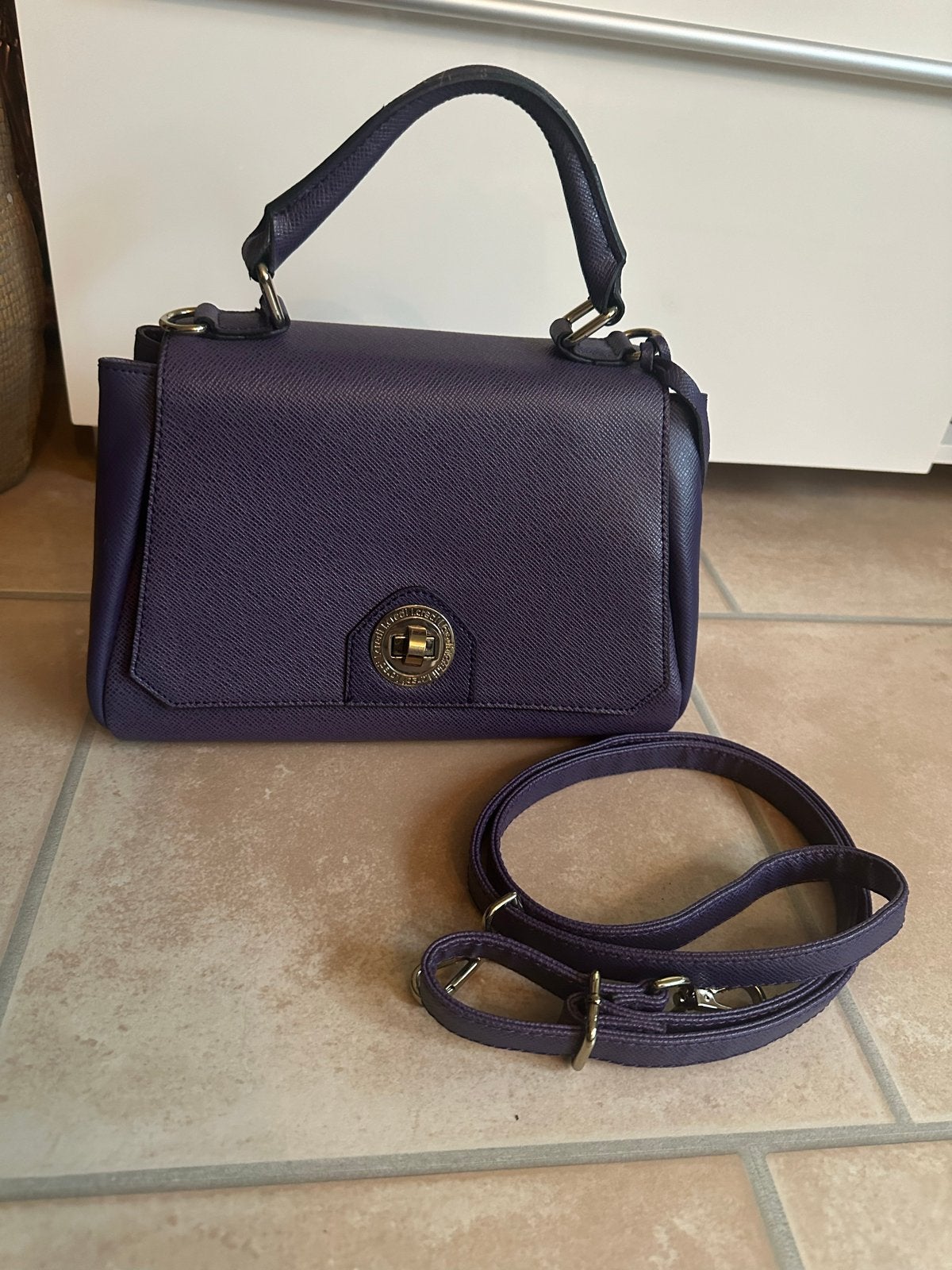 L.CREDI paarse  leder handtas met  schouderband nieuw!, Ophalen of Verzenden, Nieuw, Paars, Handtas