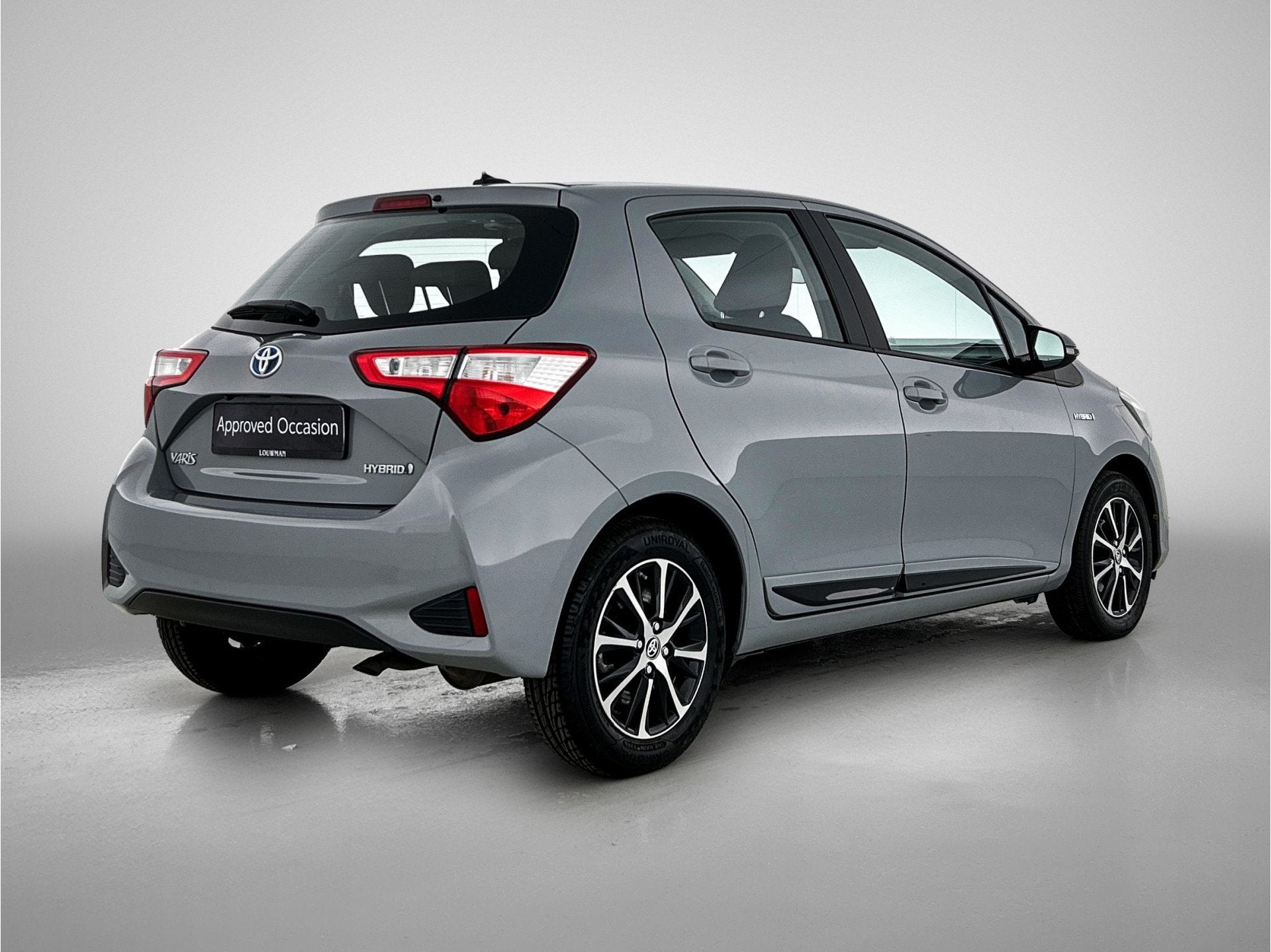 Toyota Yaris 1.5 Hybrid Design | Achteruitrijcamera | Naviga, 12 maanden, Gebruikt, 4 cilinders, Bedrijf