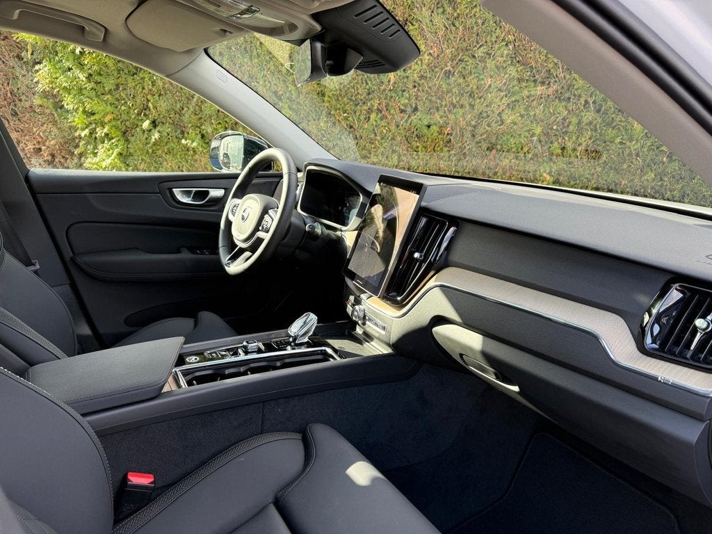Volvo XC60 T6 Plug-in hybrid AWD Plus Dark | Panoramadak | 3, Auto's, Volvo, Automaat, 12 maanden, Gebruikt, Euro 6