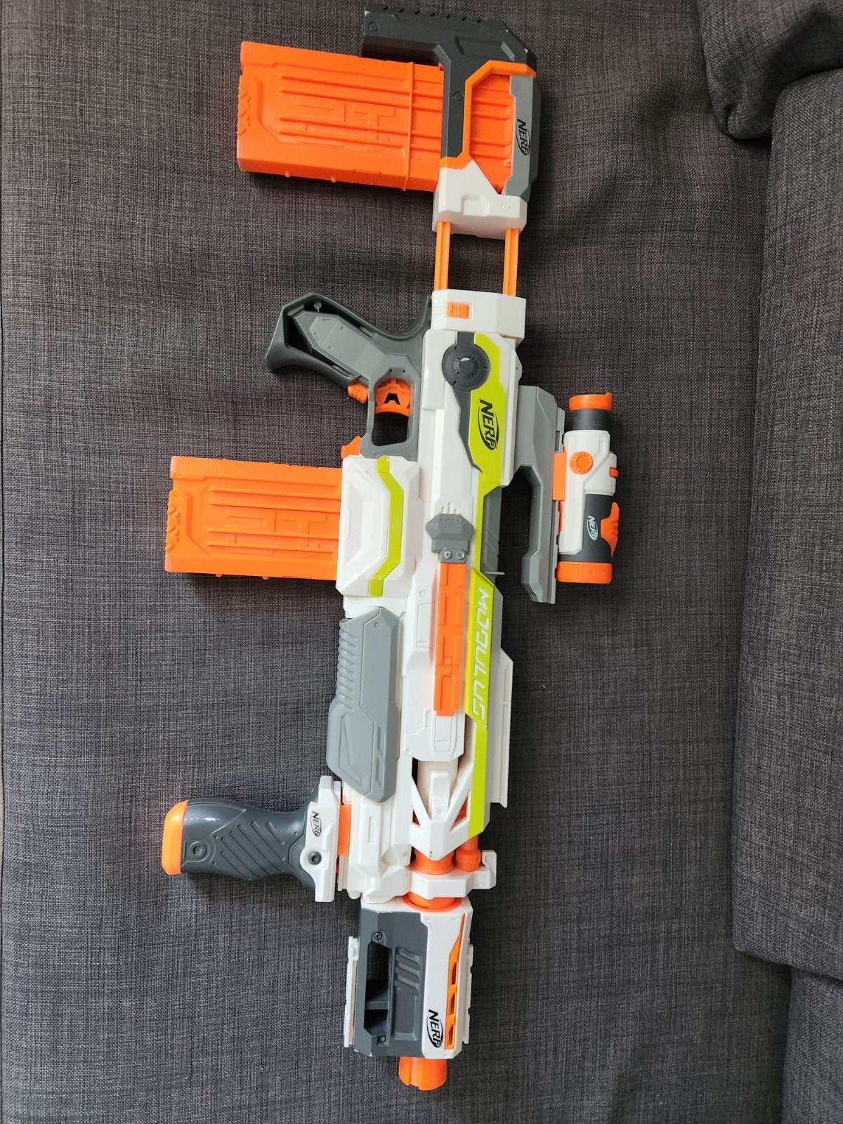 2 nerf geweren plus pijltjes en tas, Ophalen, Zo goed als nieuw