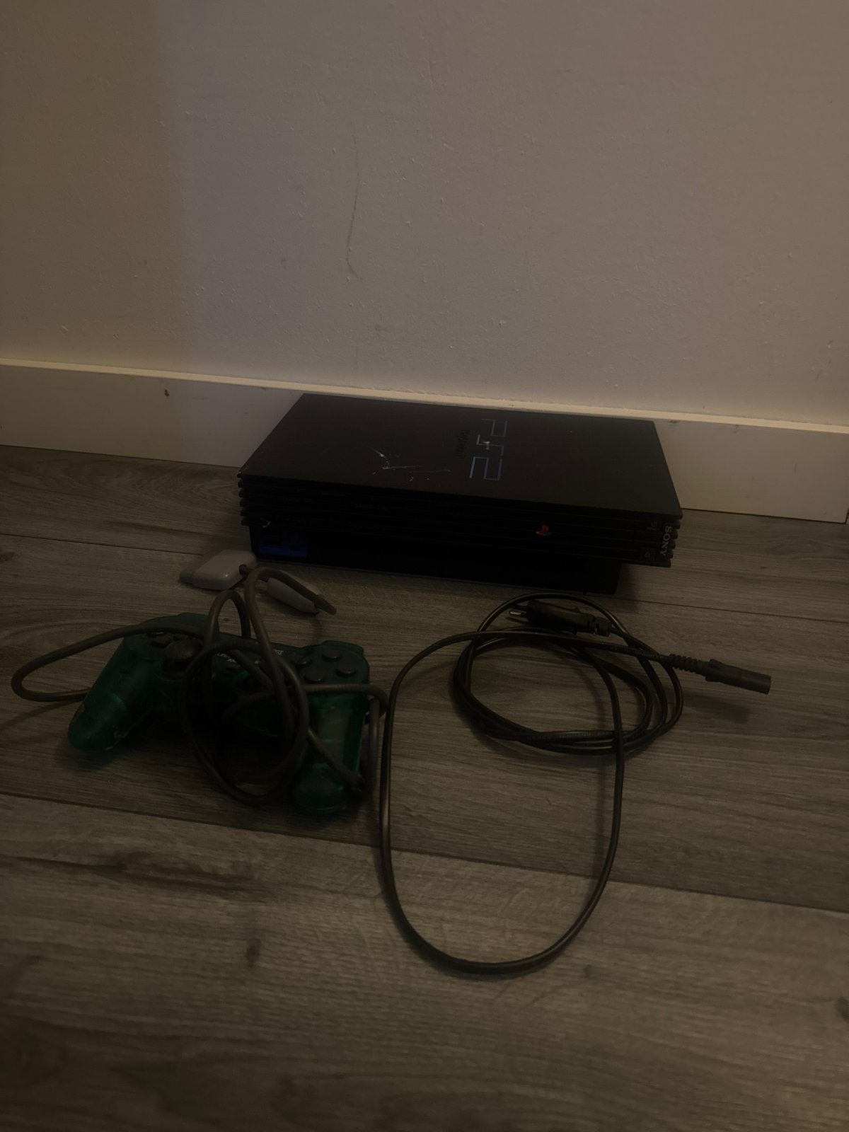 Mooie PS2 met voeding en controller, Spelcomputers en Games, Spelcomputers | Sony PlayStation 2, Gebruikt, Phat, Zwart, Met 1 controller
