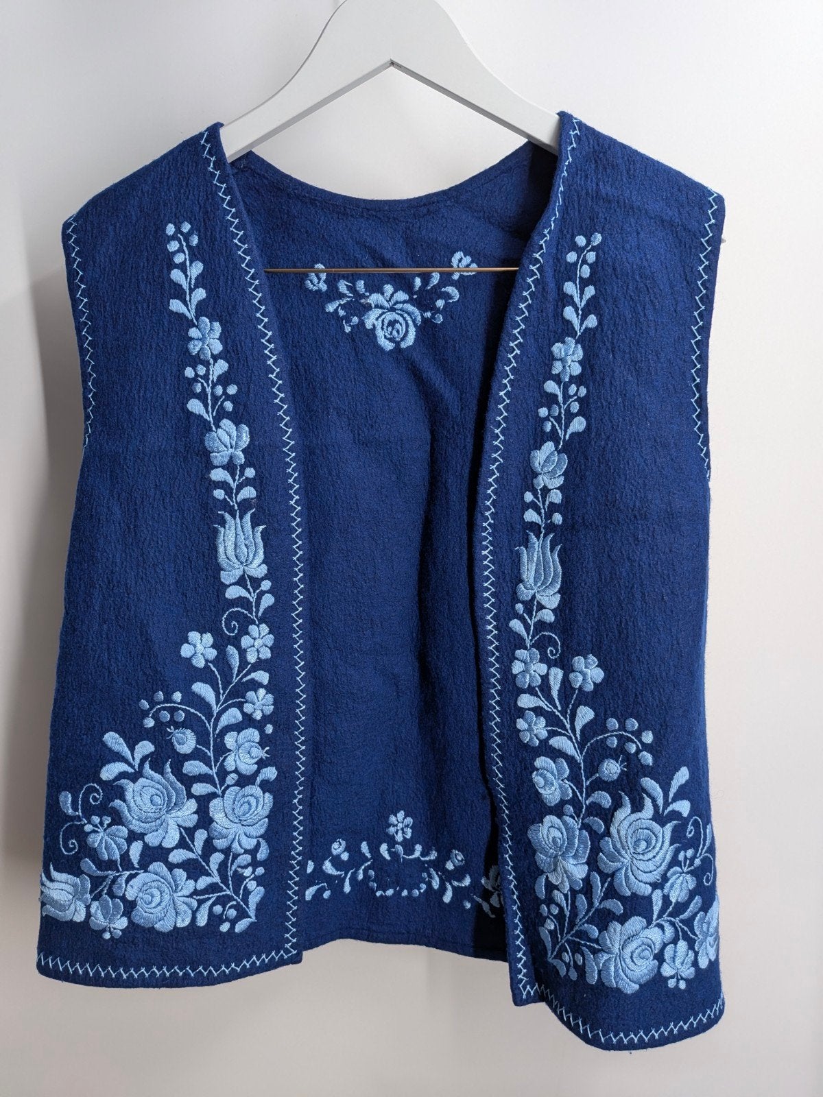 Vintage gilet kobalt blauw gebloemd maat S-L (3554*), Maat 38/40 (M), Vintage boutique, Vintage boutique, Ophalen of Verzenden