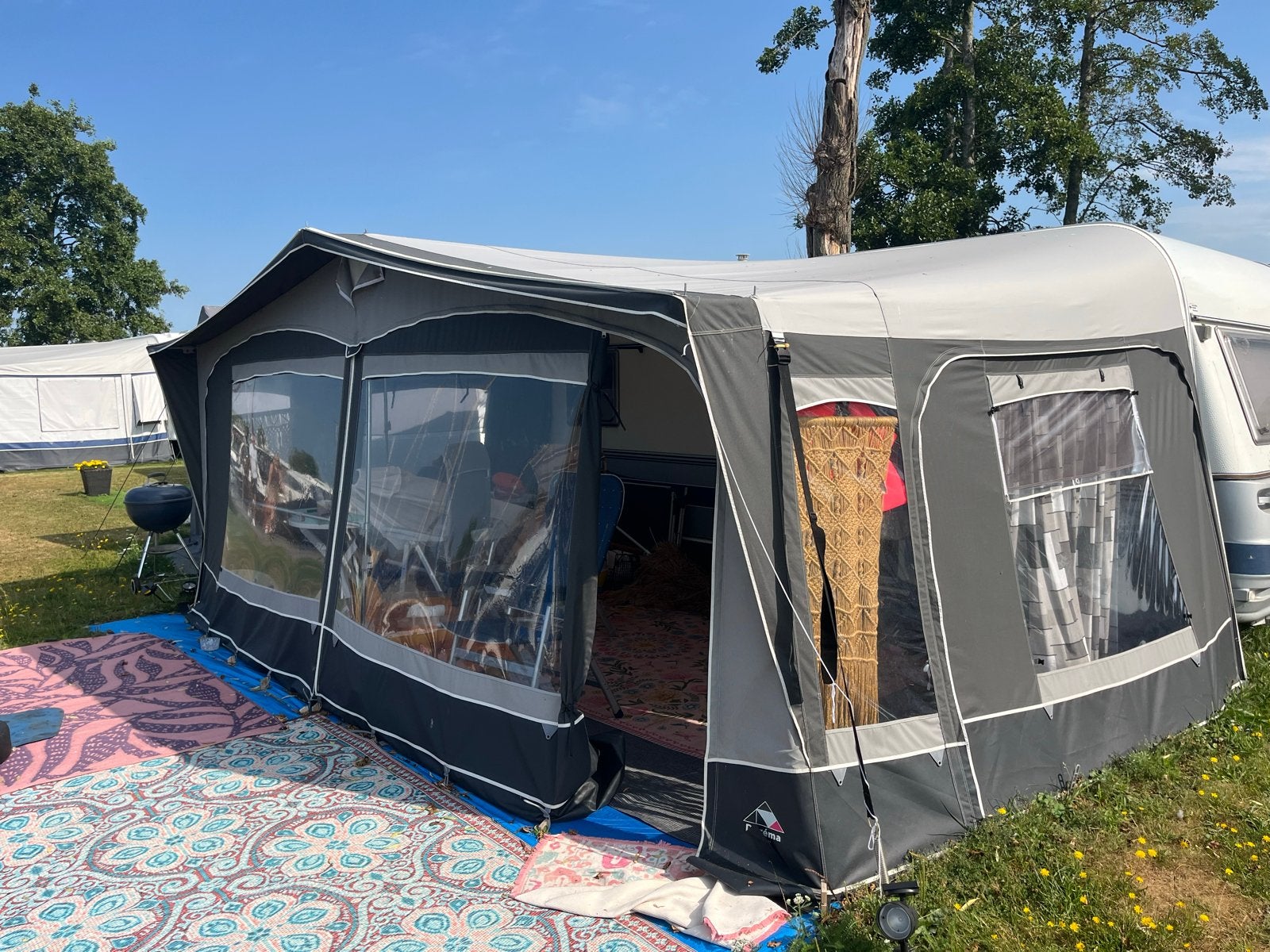 Fendt Platin Caravan met voortent en airco, Vast bed, Rondzit, Airco, Particulier