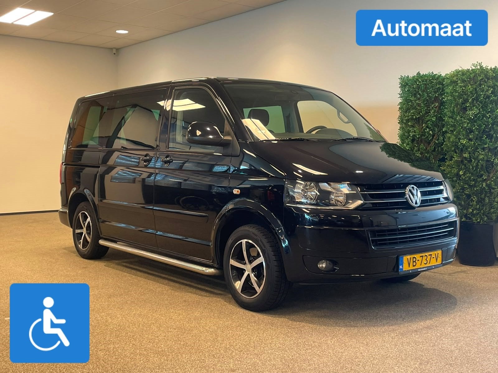 Volkswagen Caravelle L1H1 Rolstoelbus Automaat, Auto's, 136 pk, Gebruikt, Zwart, 4 cilinders